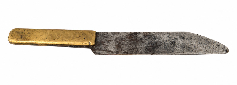 Knife_Tatura_Photo courtesy Flavia Marcello and Daria Gradusova.png