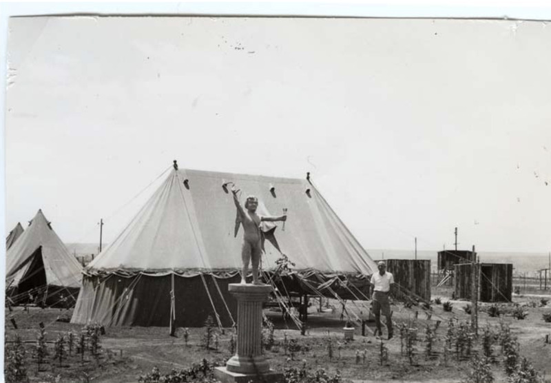 Zonderwater_15- 19 February 1943 - Camp Representatives' tent with statue.png