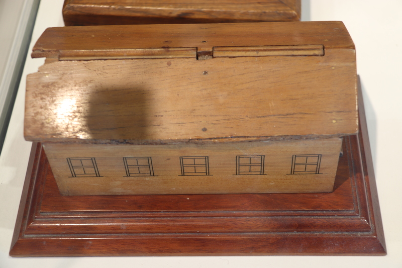 Wooden house model_Cowra_01.JPG