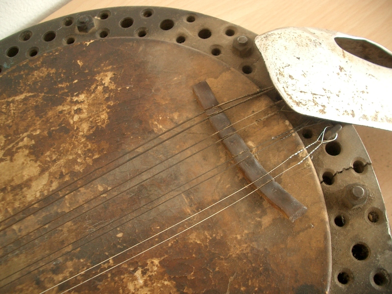 banjo mandolino_costruito in prigionia da Longarato Vittorio_4.JPG